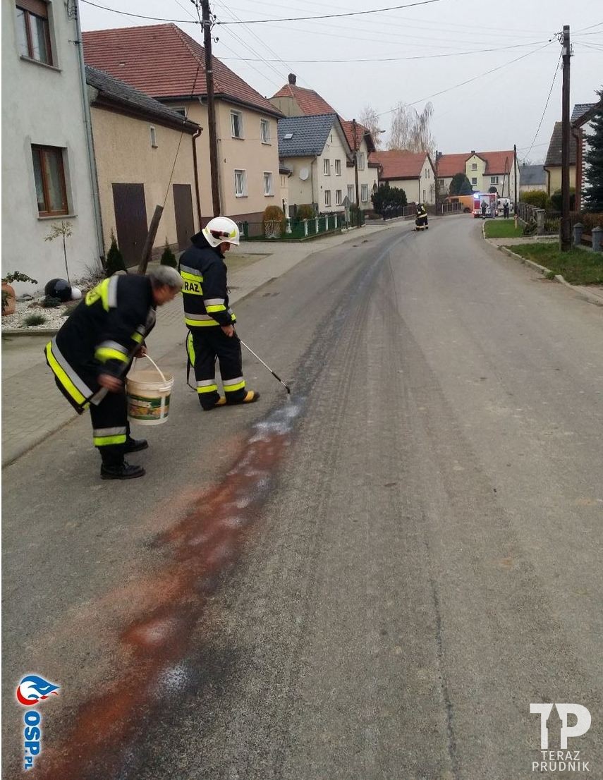 Pół kilometra oleju na drodze!