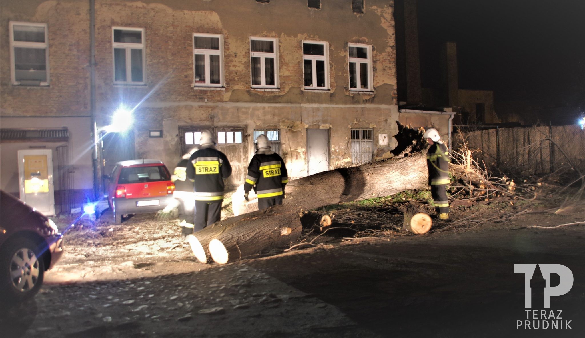 Strażacy walczą ze skutkami silnego wiatru