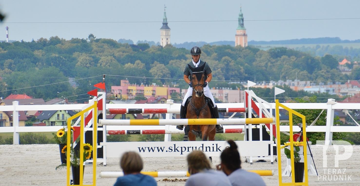 Zaproszenie na zawody konne