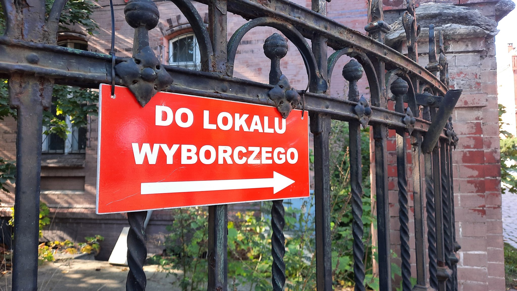 Do południa najwyższa frekwencja w Czyżowicach, najniższa w Wierzbcu